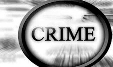 The Young Man Did Not Remove After Repeatedly Honking, The Girl Riding The Scooty Strangled Her