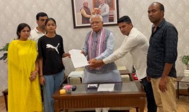 Sonali Phogat's relatives meet Haryana Chief Minister Manohar Lal, demand for CBI inquiry