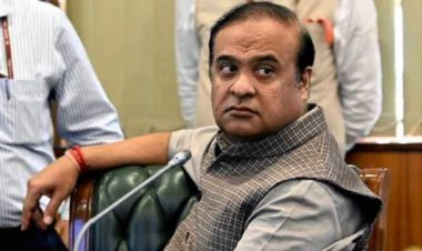 Ruckus on the stage of Assam CM Himanta Biswa Sarma, trying to break the mike in front of the leaders, chaos ensued