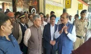 Union Railway Minister On Varanasi Tour: Inspected Kashi Station