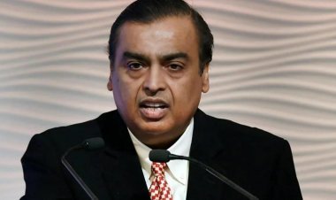 No 'bigger' than 'mother, father': Mukesh Ambani gave a big message to students